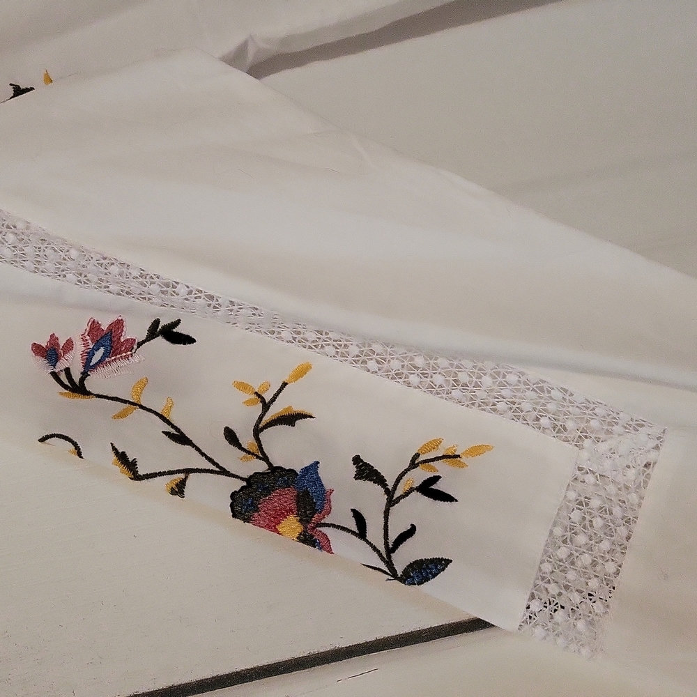 COPY - NWT Loft Size Small Flower Cutout Top - Picture 4 of 4